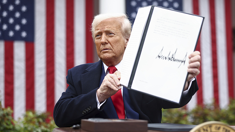 Trade Wars Backfire: A Century of Protectionism Fails 🌍💸