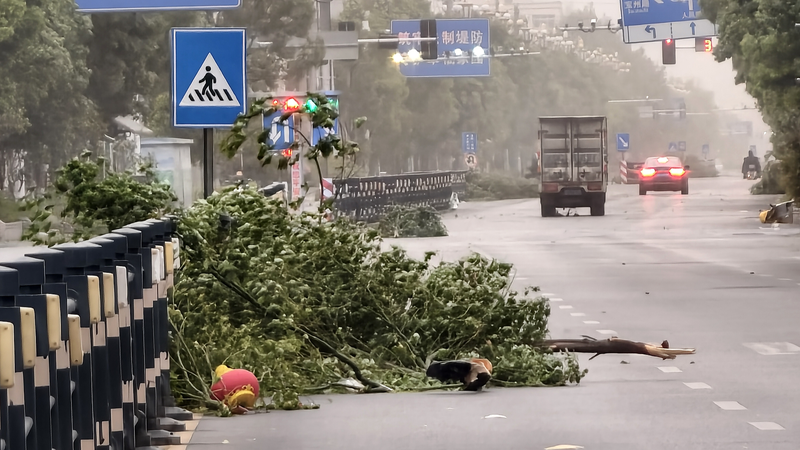 China Braces for Extreme Weather Chaos: Alerts Issued Nationwide 🌪️❄️