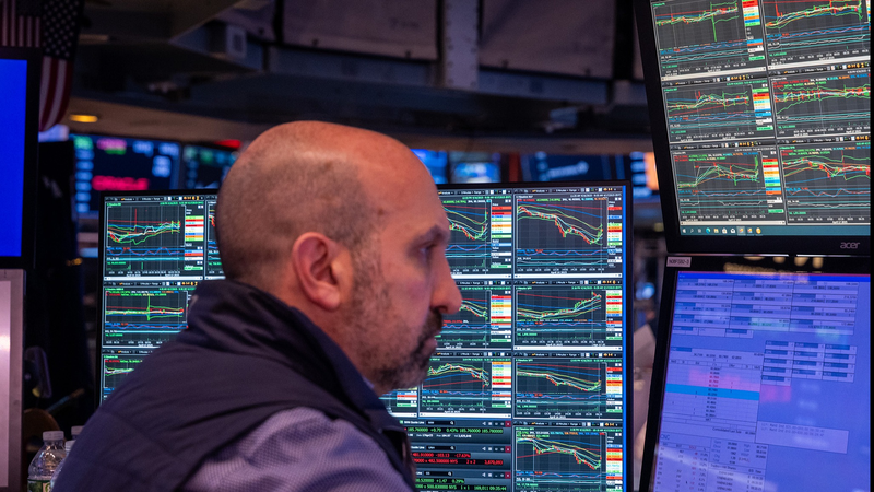 NSINCDFZV93FWHE8J0ZY - 🌍NewspaperAmigo – Your Global News Buddy 🗞️ 📉 U.S. Stocks Tumble as Trump Targets Fed Chair Powell