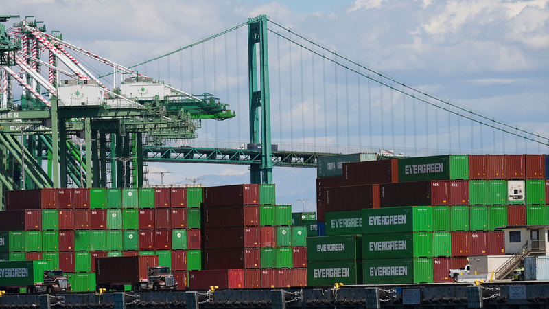 🌍 US Tariff Hike Sparks Global Backlash: Trade War Fears Rise