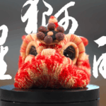Q0C1OVQBX12ATANDHBAU - 🌍NewspaperAmigo – Your Global News Buddy 🗞️ Gen Z Chef Reinvents Lion Dance Pastries 🦁🥮 video poster