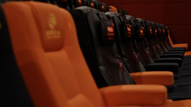 QK6C7VJPTF5S0DL5YC1X - 🌍NewspaperAmigo – Your Global News Buddy 🗞️ Hollywood’s China Fadeout: Tariffs Shift Film Scene 🎬🇨🇳 video poster