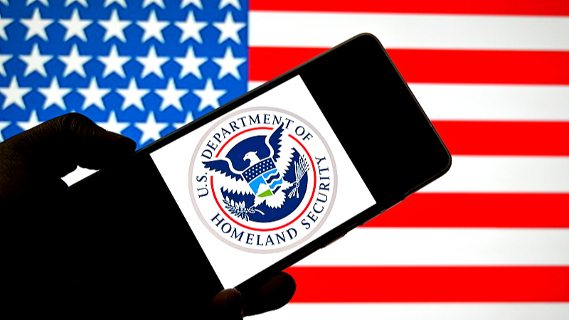 QZWYC5MDP2R2RM1K9JHY - 🌍NewspaperAmigo – Your Global News Buddy 🗞️ 🇺🇸🇺🇦 U.S. Immigration Error Sparks Panic for Ukrainian Refugees