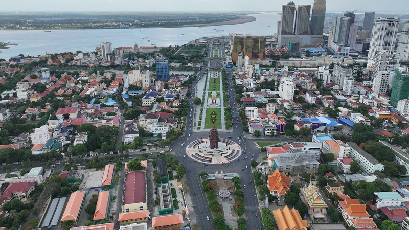 President Xi Jinping Lands in Cambodia for Key State Visit 🌟🇰🇭