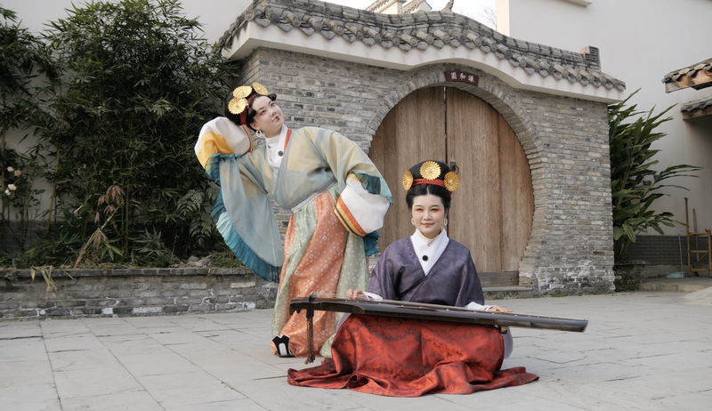 Ancient Relics Reborn in Makeup Artistry 🎨🏺 | Chengdu Artist’s Creative Vision video poster