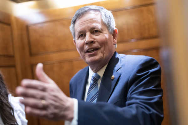 Bridging Divides: U.S. Senator’s China Visit Sparks Hope for Dialogue 🌏🤝