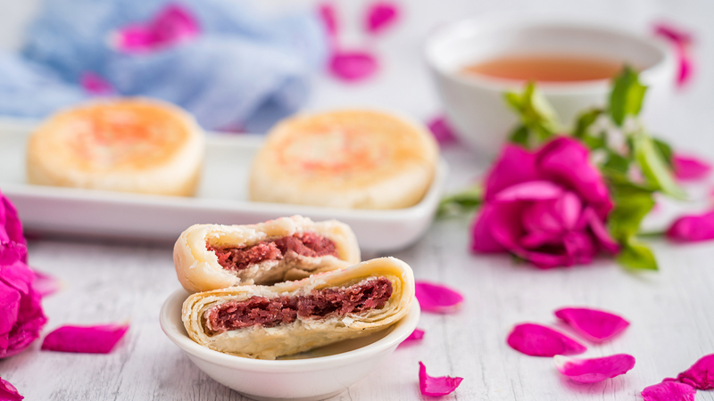 Yunnan’s Rose Pastry: A Blooming Culinary Delight 🌹🍰