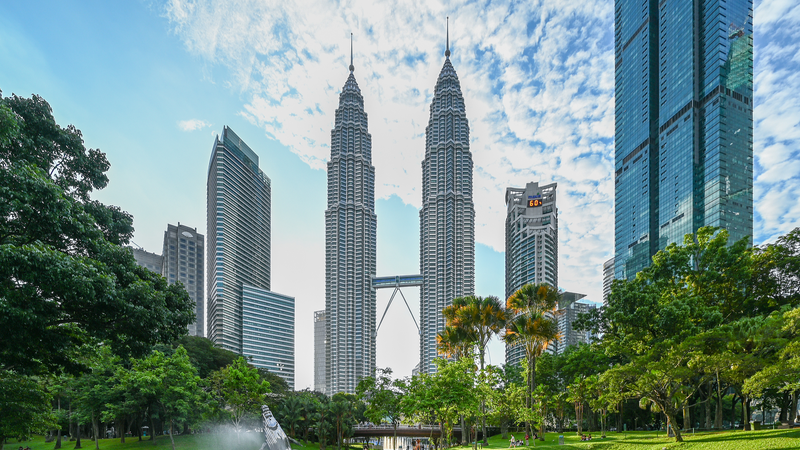 Xi Jinping Begins Landmark Malaysia State Visit 🌏🤝