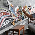 TRWYPDNJISWOYBB1O69X - 🌍NewspaperAmigo – Your Global News Buddy 🗞️ Young Artisan Revives Chaozhou Porcelain Art with Modern Twist 🌸🏺