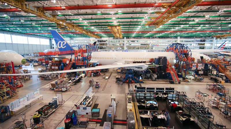 Can US Manufacturing Bounce Back? The Tariff Debate Heats Up 🏭
