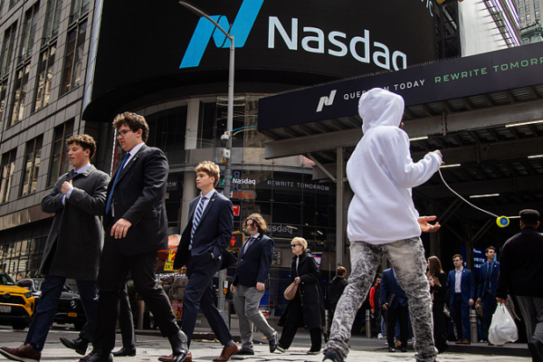 Trump Tariff Chaos Sparks Wall Street Meltdown 📉