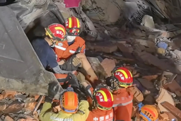 🇨🇳 China Rescue Team Saves Four in Myanmar Earthquake Rubble 🚨 video poster