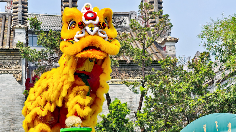 Lion Dance Spectacle Lights Up Foshan Ancestral Temple 🦁✨ Lion Dance Spectacle Lights Up Foshan Ancestral Temple 🦁✨