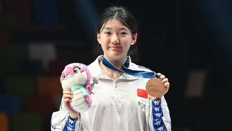 X6DYZJ65SRIN68SI1H61 - 🌍NewspaperAmigo – Your Global News Buddy 🗞️ 🌟 China’s Pan Qimiao Strikes Bronze at Fencing World Championships! 🏅