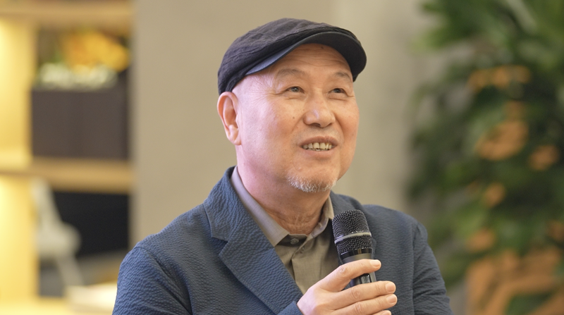 XJF6P0HYFF7UMH9H5OJL - 🌍NewspaperAmigo – Your Global News Buddy 🗞️ AI Reshapes Film Design 🎬: Huo Tingxiao Talks ChatGPT & Creativity video poster