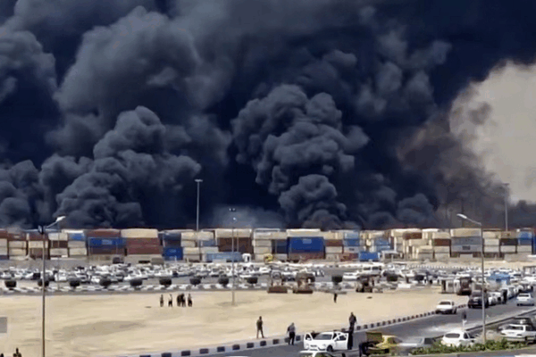 Major Explosion Rocks Key Iranian Port, Hundreds Injured ⚠️🔥 Major Explosion Rocks Key Iranian Port, Hundreds Injured ⚠️🔥 video poster