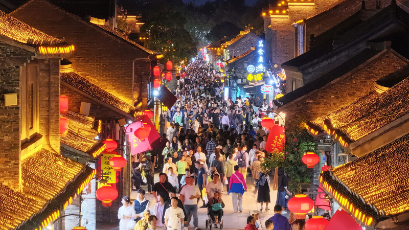 China’s Economy Surges 5.4% in Q1 2025, Defying Forecasts 🚀