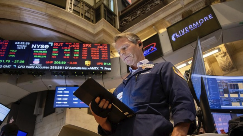 YH2T8F7WLEDEPNUK31TU - 🌍NewspaperAmigo – Your Global News Buddy 🗞️ 📈 U.S. Stocks Soar as Trump Delays Tariffs, Market Rebounds video poster