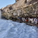 Z4LR1NW3C5LFCBUQHKX9 - 🌍NewspaperAmigo – Your Global News Buddy 🗞️ Qingming Rush: Hukou Waterfall Thrives as Top Tourist Spot 🏞️💧 video poster