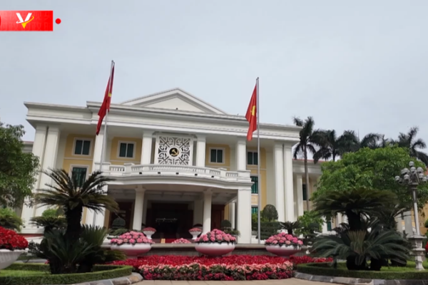 Xi Jinping Strengthens Ties with Vietnam’s To Lam in Hanoi Talks 🌏🤝 Xi Jinping Strengthens Ties with Vietnam's To Lam in Hanoi Talks 🌏🤝