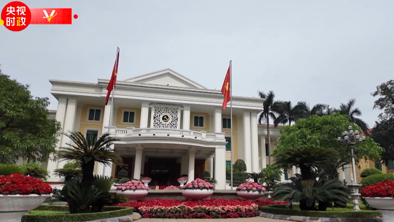 Xi Jinping Strengthens Ties with Vietnam's To Lam in Hanoi Talks 🌏🤝