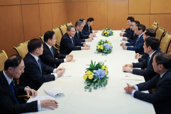 China & Vietnam Boost Ties: Premier Li Pushes for Stronger Cooperation ๐๐ค China & Vietnam Boost Ties: Premier Li Pushes for Stronger Cooperation ๐๐ค