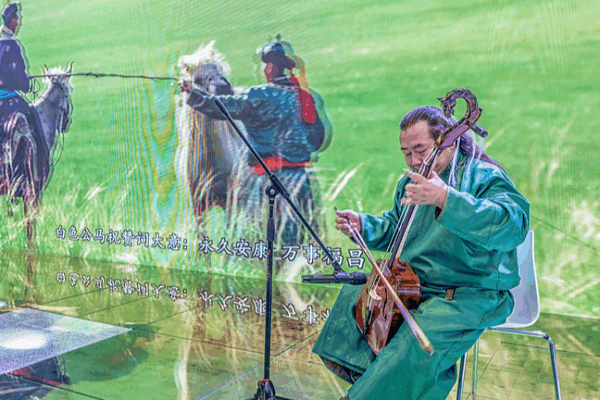 Shenzhen Fair Spotlights Traditional Chinese Culture 🎨✨ Shenzhen Fair Spotlights Traditional Chinese Culture 🎨✨