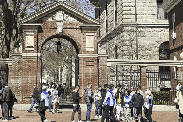Judge Blocks Trump’s Foreign Student Ban at Harvard 🎓✈️ Judge Blocks Trump's Foreign Student Ban at Harvard 🎓✈️