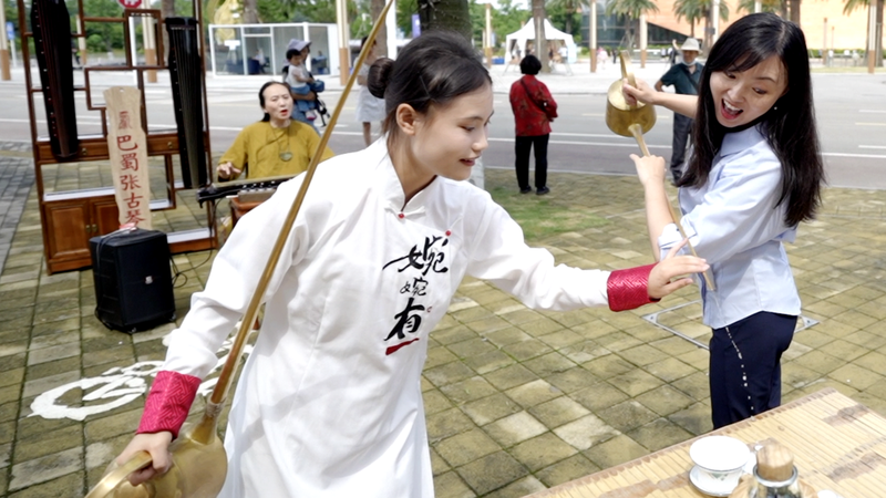 China’s Tea Culture Brews a Tech-Infused Future 🍵✨ video poster