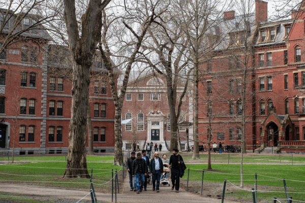 U.S. Judge Blocks Trump’s Student Visa Crackdown 🚫🌍 U.S. Judge Blocks Trump's Student Visa Crackdown 🚫🌍