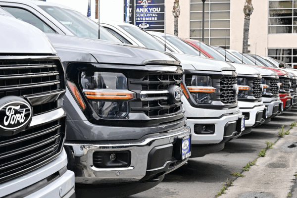 Ford Hits Tariff Roadblock: $1.5B Profit Loss Ahead 🚨🚗 Ford Hits Tariff Roadblock: $1.5B Profit Loss Ahead 🚨🚗