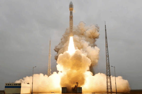 China’s Lijian-1 Y7 Rocket Soars with 6 Satellites 🚀✨ China’s Lijian-1 Y7 Rocket Soars with 6 Satellites 🚀✨