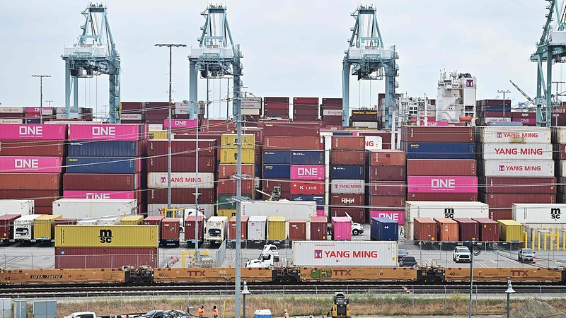 U.S. & China Race to Ease Trade Tensions Amid Market Jitters ๐๐ U.S. & China Race to Ease Trade Tensions Amid Market Jitters ๐๐ video poster