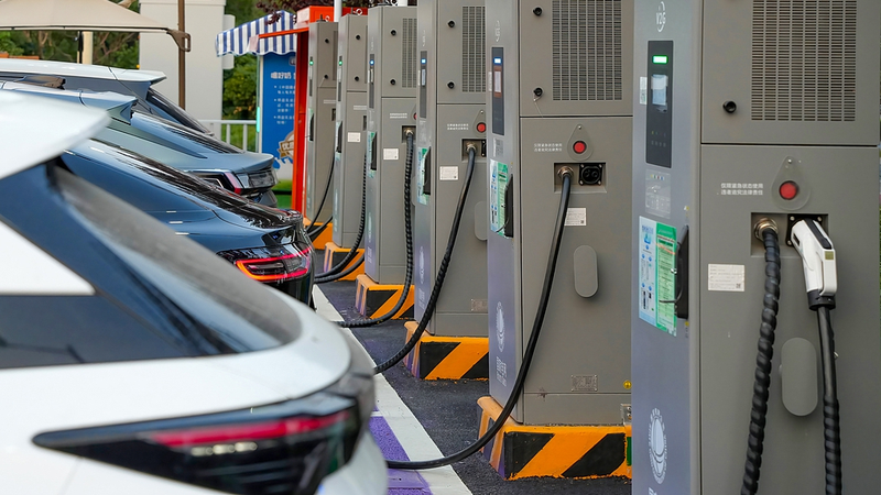 6ZKBEH4YUHUYZJDTXIZJ - 🌍NewspaperAmigo – Your Global News Buddy 🗞️ China's NEV Market Faces 'Involution' Crisis as Auto Group Sounds Alarm 🚨🚗