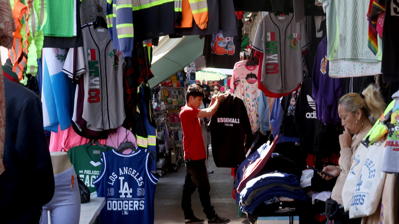 727UDUM9QHNESWGXSZ60 - 🌍NewspaperAmigo – Your Global News Buddy 🗞️ U.S. Small Biz Owners Sound Alarm on Economy Amid Tariff Fears 😟📉