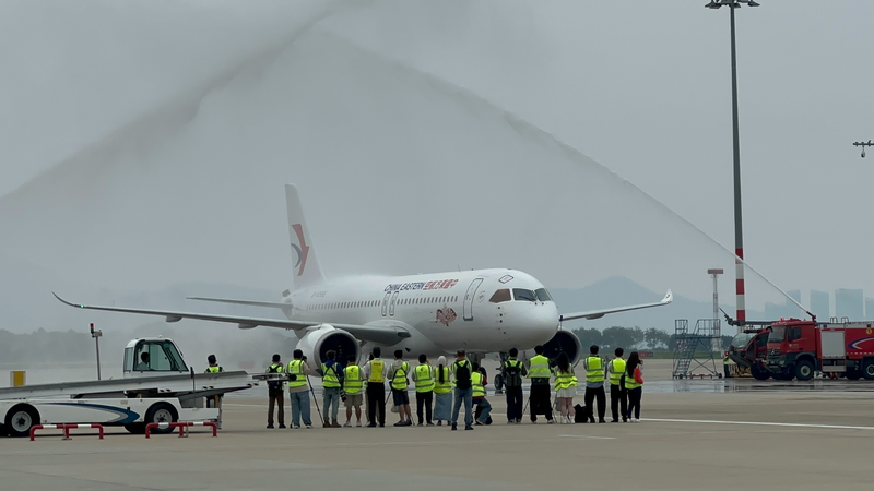 China’s C919 Takes Flight 🛫: New Shanghai-Xiamen Route Launches! China’s C919 Takes Flight 🛫: New Shanghai-Xiamen Route Launches!
