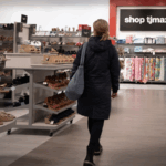 9L73HGH3FO4S5PKXGDP7 - 🌍NewspaperAmigo – Your Global News Buddy 🗞️ GOP Confidence in Trump Trade Policy Slumps Amid Inflation Fears 📉🇺🇸