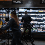 B770J3B53BOUJS0Q6O0W - 🌍NewspaperAmigo – Your Global News Buddy 🗞️ 💰 U.S. Consumers Brace for Price Hikes as Tariff Tensions Rise 🌡️