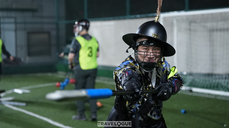 Shanghai Mall Rooftop Hosts Epic Medieval Combat Game 🏹🛡️ Shanghai Mall Rooftop Hosts Epic Medieval Combat Game 🏹🛡️