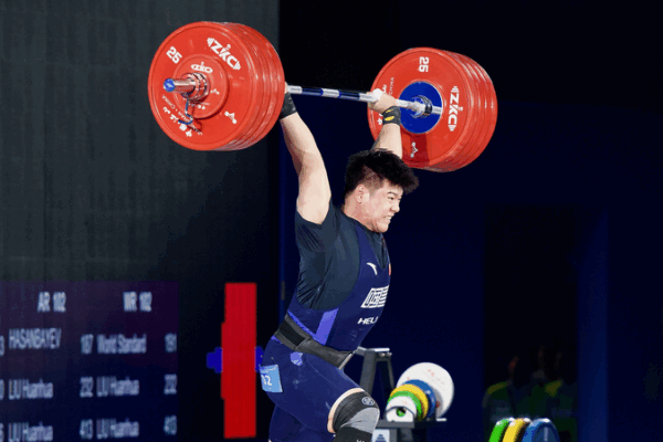 🇨🇳 Liu Huanhua Lifts Gold x2 at Asian Championships 🏋️♂️🔥 🇨🇳 Liu Huanhua Lifts Gold x2 at Asian Championships 🏋️♂️🔥
