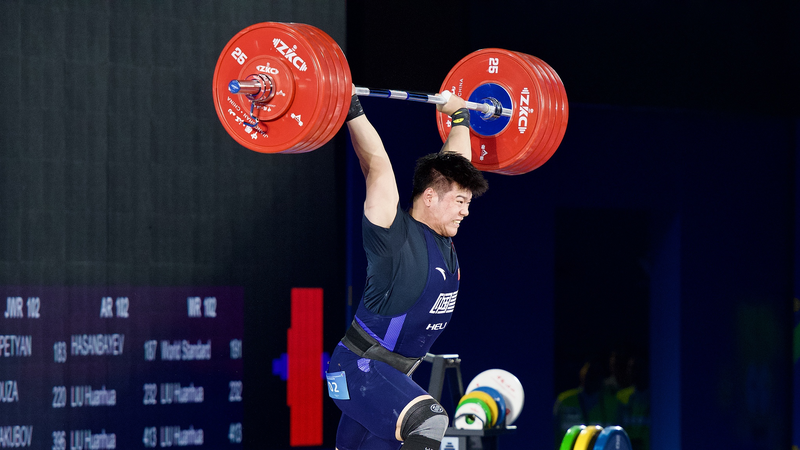 🇨🇳 Liu Huanhua Lifts Gold x2 at Asian Championships 🏋️♂️🔥