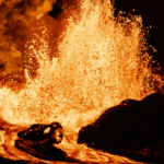 D1762VVLC571DIZIBD2S - 🌍NewspaperAmigo – Your Global News Buddy 🗞️ Hawaii’s Kilauea Volcano Erupts Again! 🌋 Lava Fountains Reach 1,000 Feet 🚨 video poster