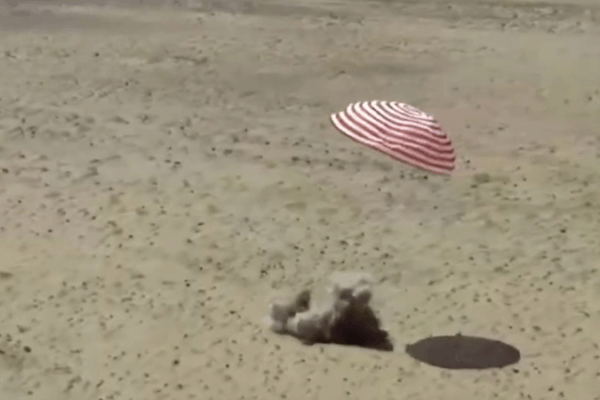 China’s Shenzhou-19 Crew Returns Triumphantly to Earth 🌍🚀 China’s Shenzhou-19 Crew Returns Triumphantly to Earth 🌍🚀 video poster