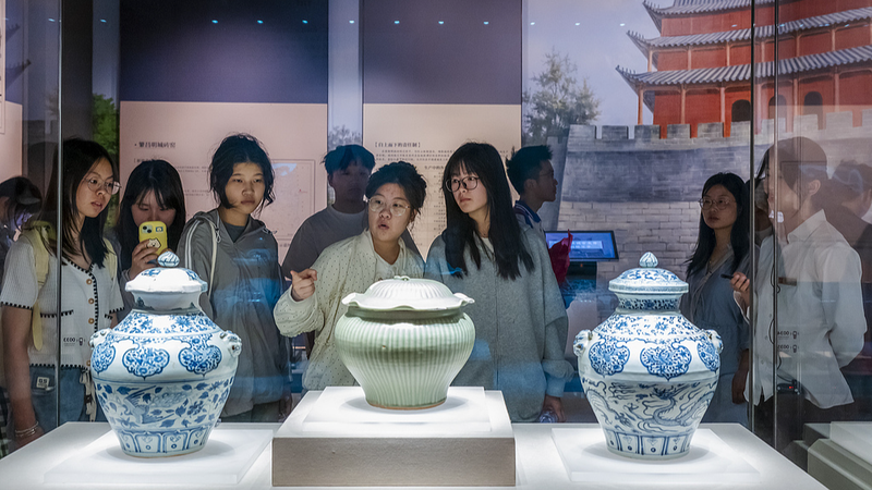 DLFGTAWS5XNSA6IFCR9K - 🌍NewspaperAmigo – Your Global News Buddy 🗞️ China's Museums Hit Record 1.49B Visits in 2024 🏛️✨