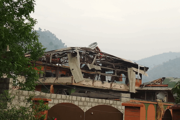 Tensions Soar as Pakistan Vows Retaliation Against Indian Strikes in Kashmir 🌏✈️💥 Tensions Soar as Pakistan Vows Retaliation Against Indian Strikes in Kashmir 🌏✈️💥