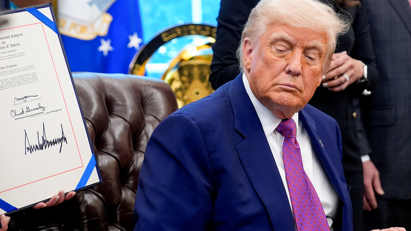 ETC8GHQFMQTJ59Y1SM11 - 🌍NewspaperAmigo – Your Global News Buddy 🗞️ U.S. Court Reinstates Trump Tariffs in Trade Policy Rollercoaster 🎢🇺🇸