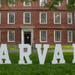 FXFPR2AOSFTJIJYYNAEW - 🌍NewspaperAmigo – Your Global News Buddy 🗞️ Harvard in the Crosshairs: Trump’s New Culture War Front 🎓⚔️