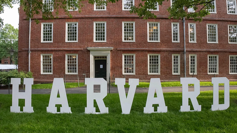 Harvard in the Crosshairs: Trump’s New Culture War Front 🎓⚔️
