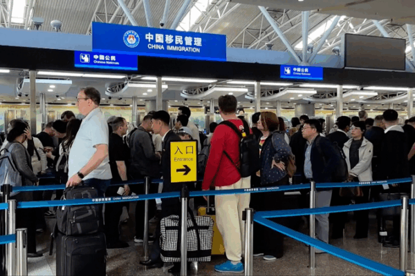 China’s May Day Travel Boom: Foreign Visitors Soar ๐โ๏ธ China's May Day Travel Boom: Foreign Visitors Soar ๐โ๏ธ video poster