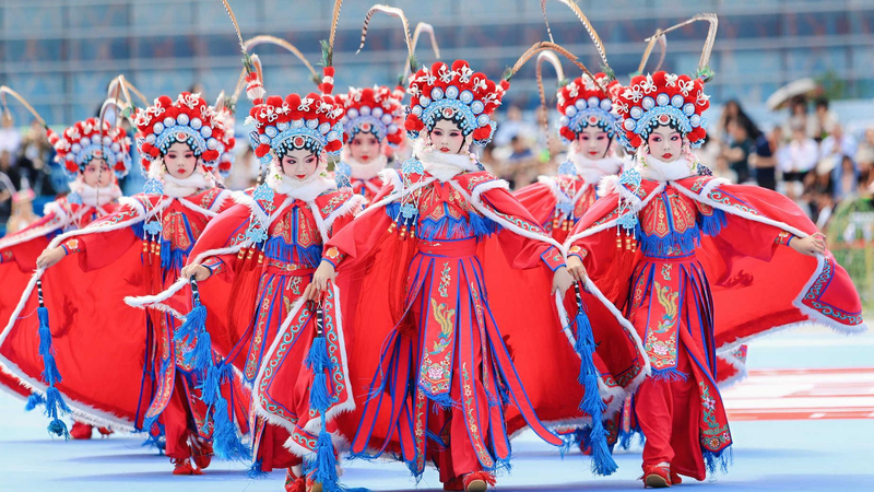 HFBZASQBT5BWPH9AQFR4 - 🌍NewspaperAmigo – Your Global News Buddy 🗞️ Chengdu Lights Up with Global Cultural Heritage Fest 🌏🎪